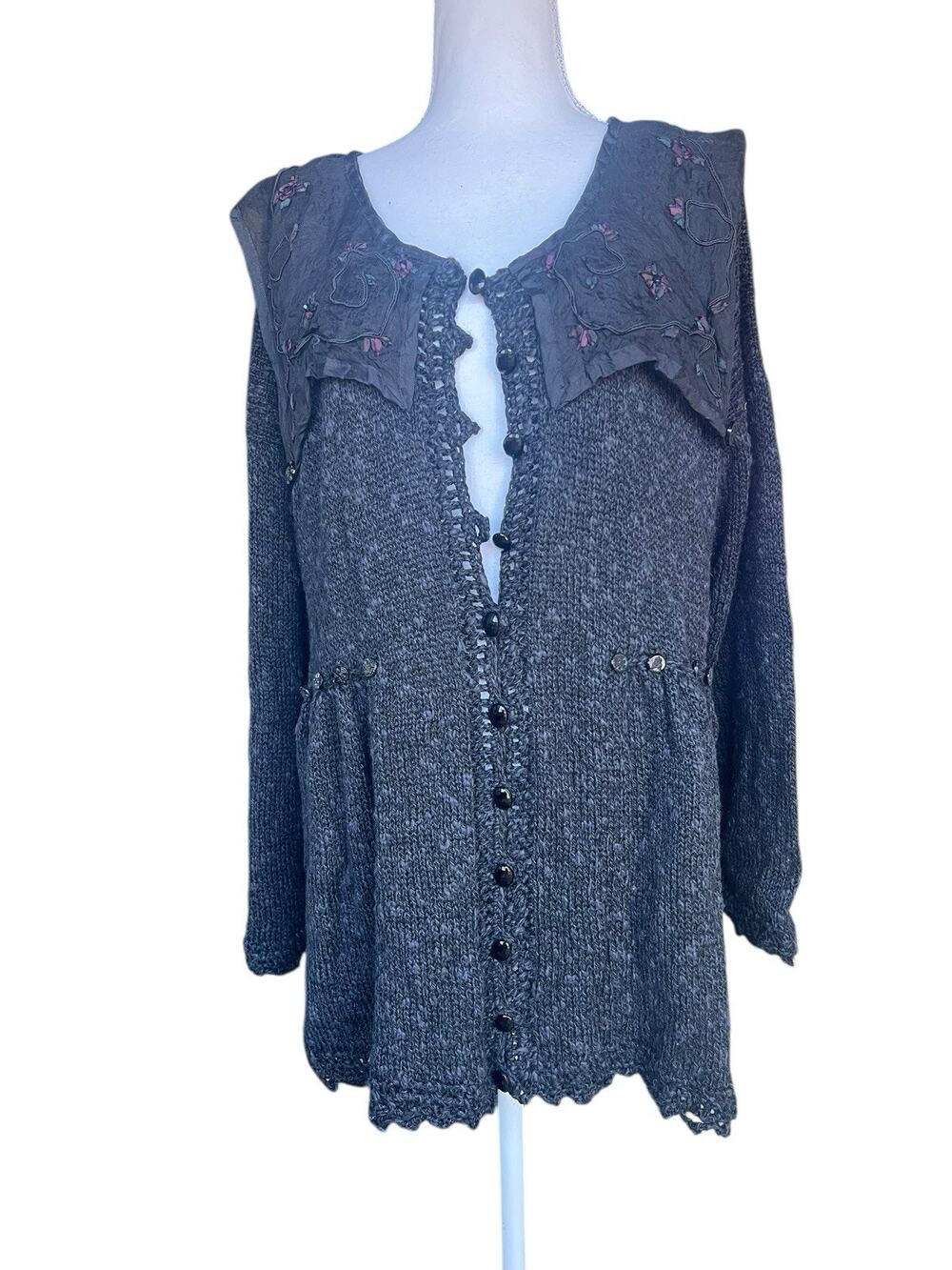 Hot Knots Engraved Buttons Crochet Flounce Sweater Lace Collar Size L/Xl
